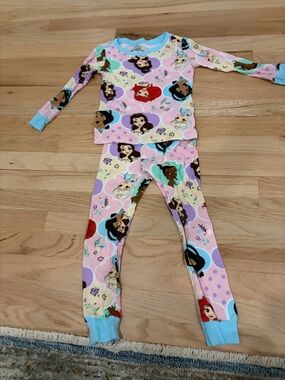 Disney Girls Princess Pajama Set, long sleeve and many’s